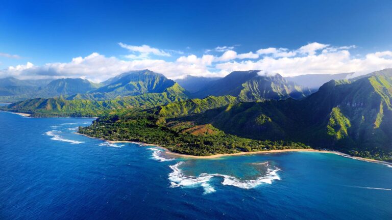 55512525 - beautiful aerial view of spectacular na pali coast, kauai, hawaii