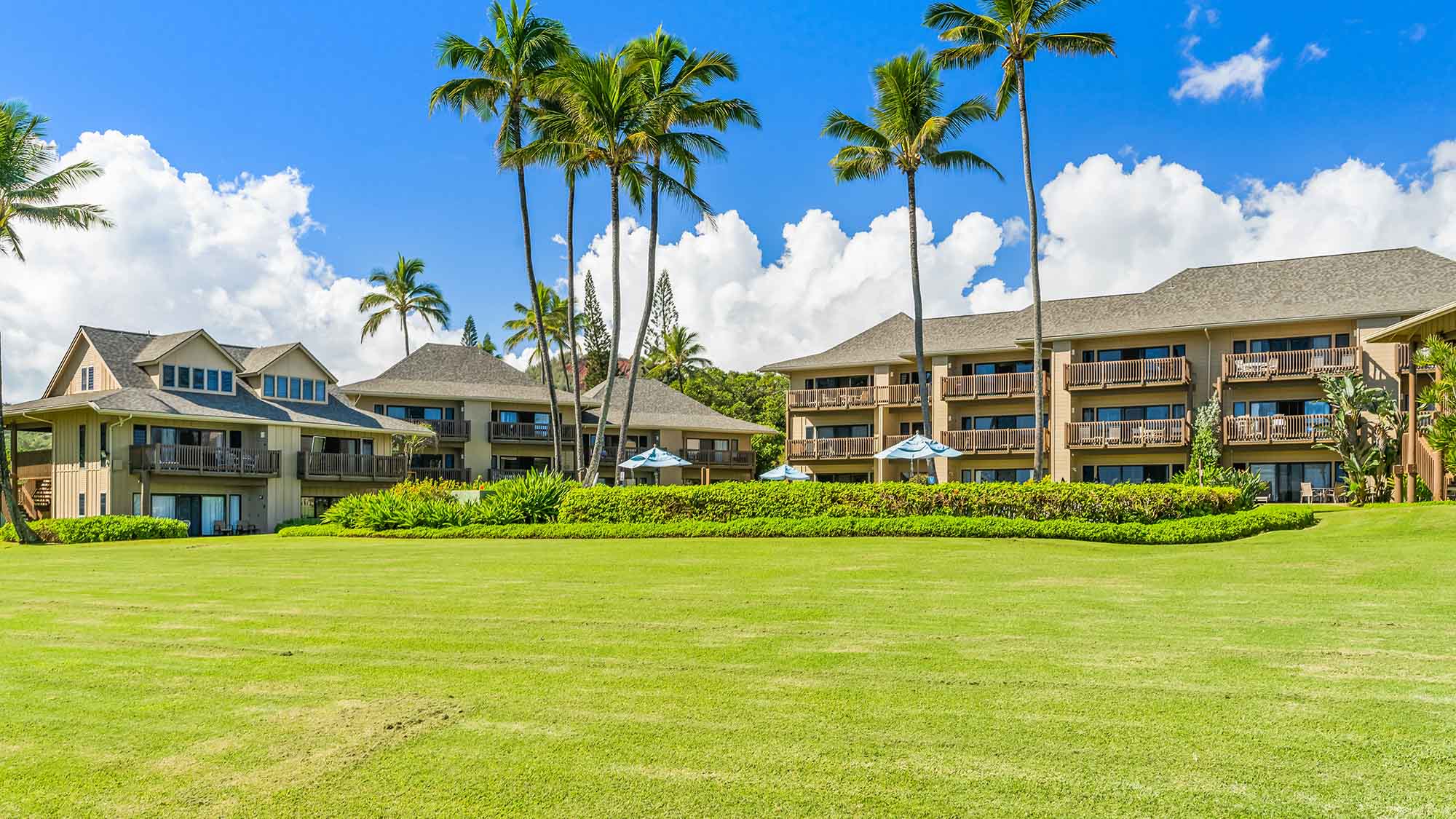 Kaha Lani Resort Lawn & Pool - Parrish Kauai