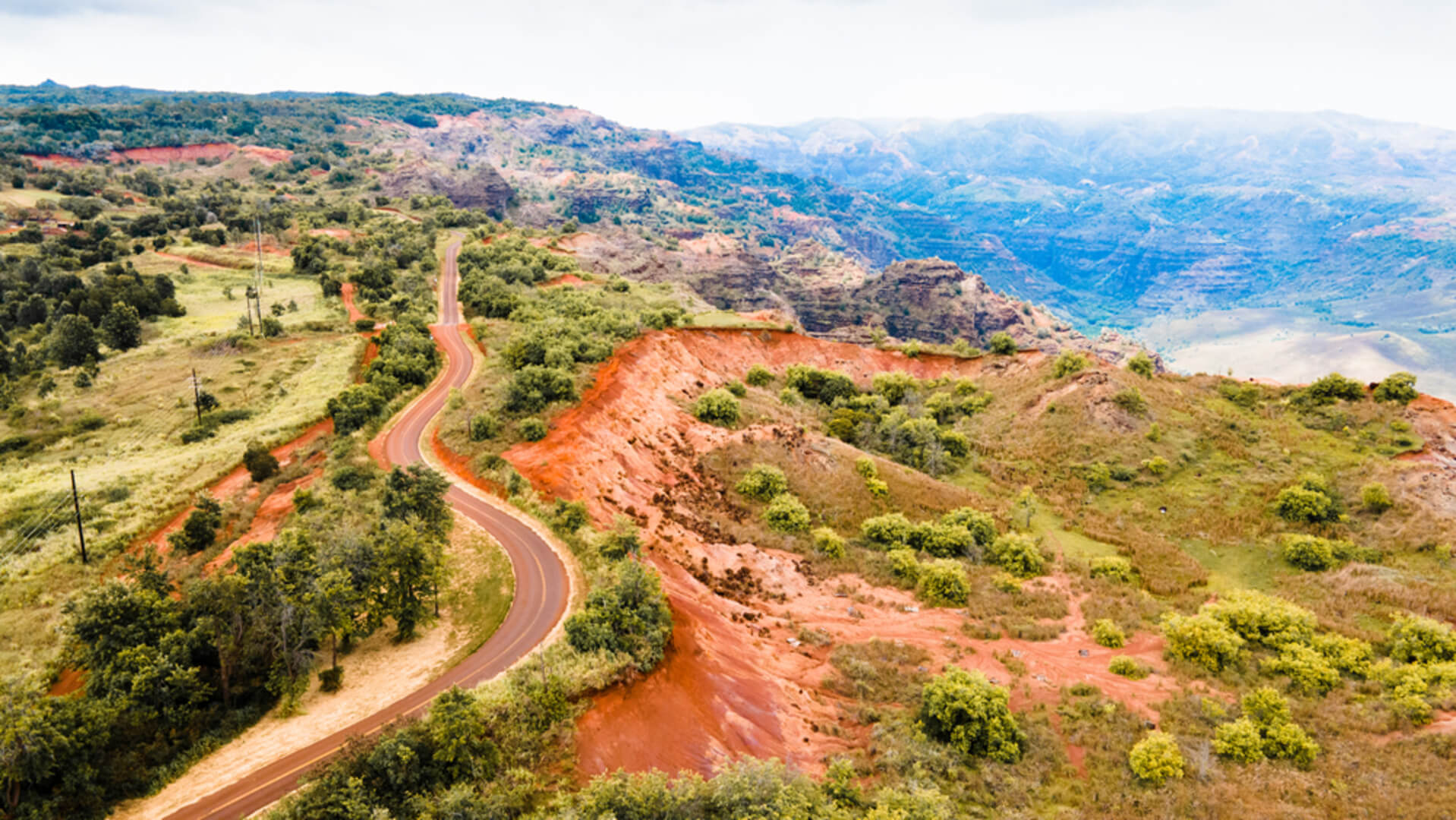 The scenic drive around Waimea Canyon in Kauai